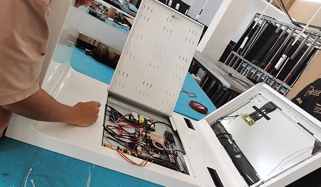 As an OEM & ODM factory specializing in commercial LCD displays, we take pride in our state-of-the-art manufacturing facilities and a comprehensive product line.
